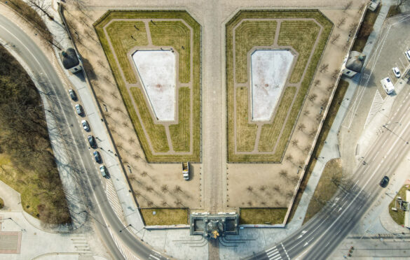 Widok z lotu ptaka na fragment parku pałacu Branickich