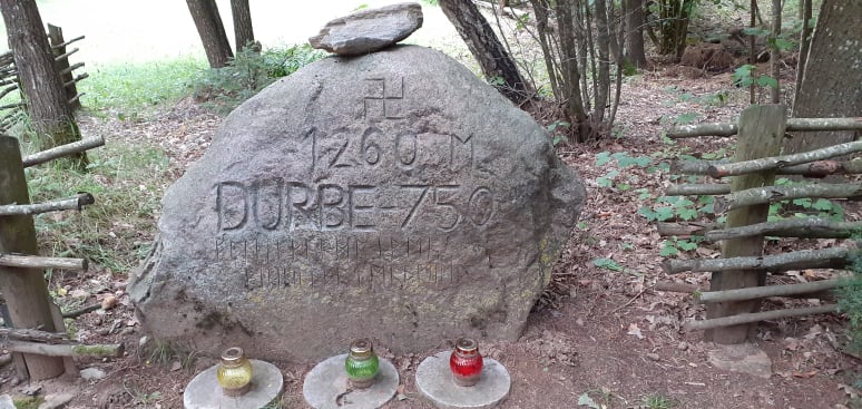 Kamień upamiętniający zwycięską bitwę Prusów.
