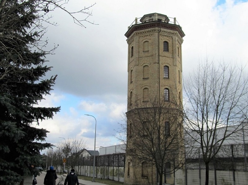 Wieża ciśnień fabryki Nowików, przy. ul. Augustowskiej. 